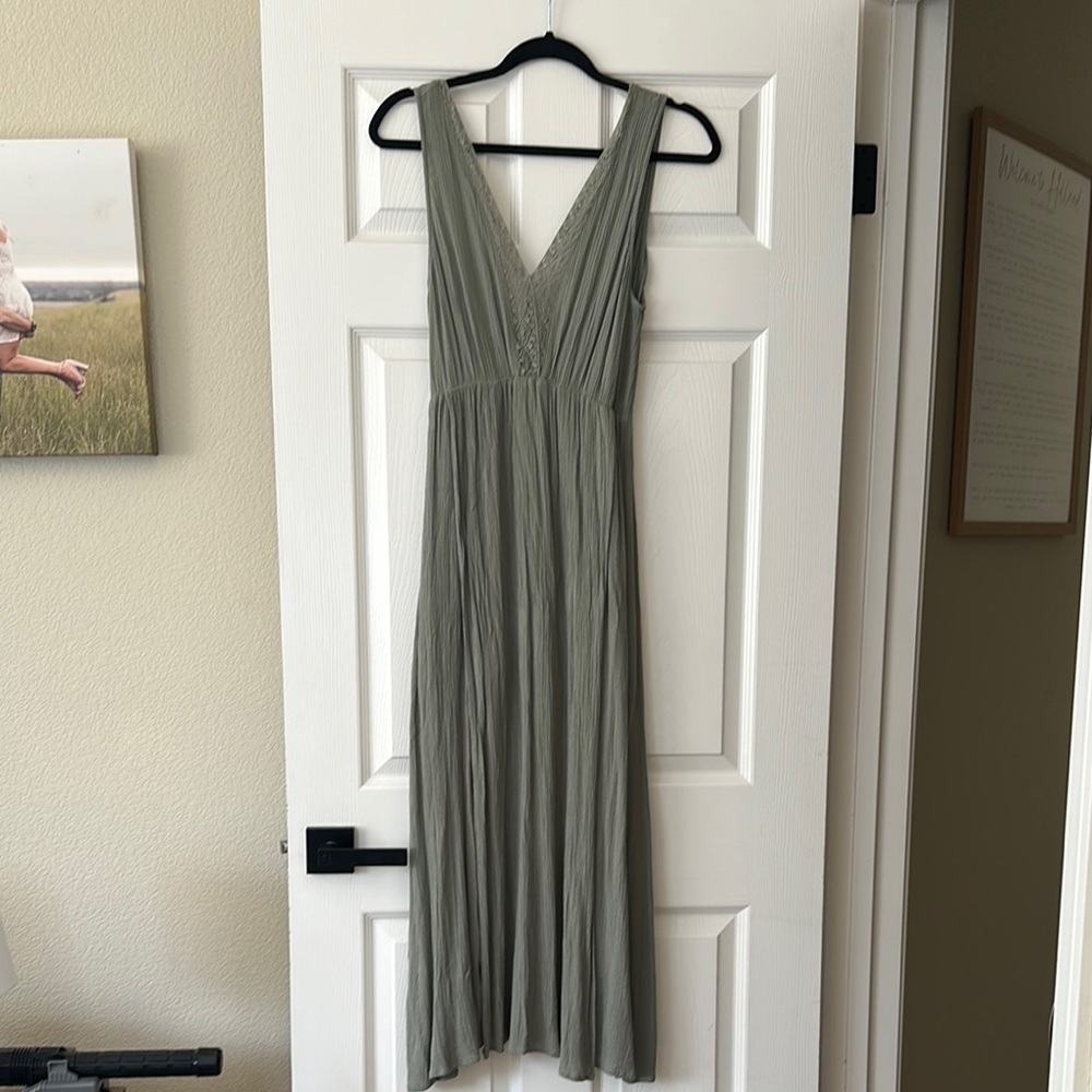 Elegant Green Sleeveless Dress
